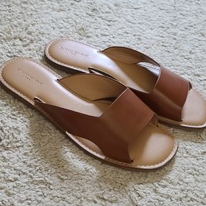 Cute Banana Republic brown sandals